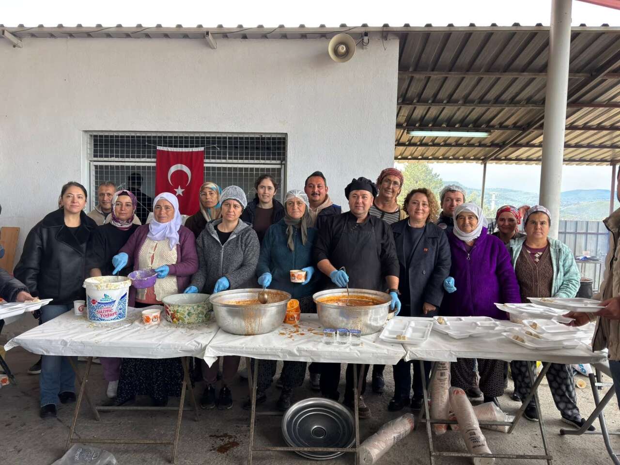 Dokuzçam Mahallesi’nde Anlamlı Buluşma: Belediye Çalışanlarından Yemekli Mevlit 1